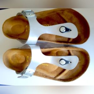 Birkenstock Silver Gizeh, Size 37